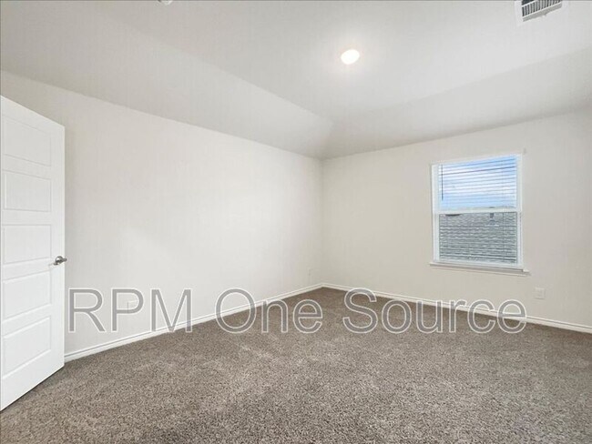 Building Photo - 4009 Savoy Wy