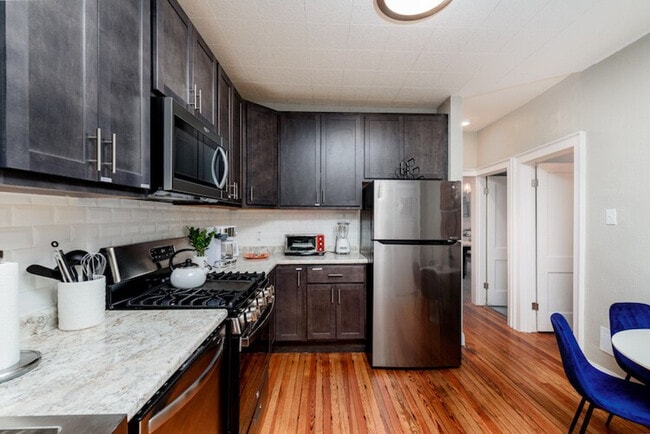 Building Photo - 3956 Tholozan Ave