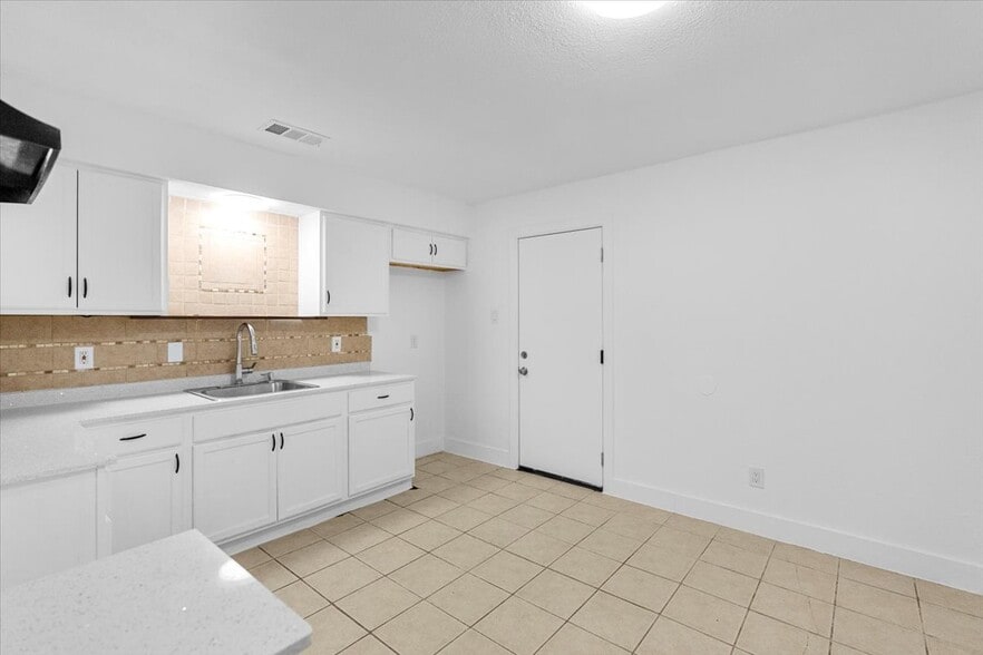 Building Photo - 2828 Cottonwood Ln