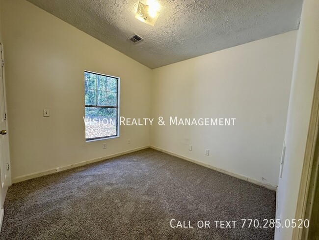 Building Photo - 909 Troup St