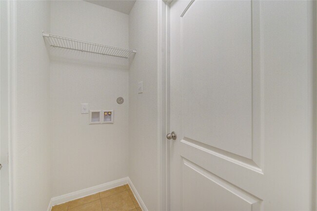 Building Photo - 8839 Hazel Rose Sky Dr