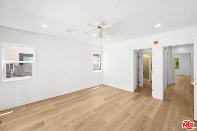 Building Photo - 244 S Almont Dr