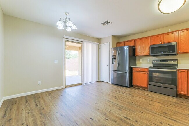 Building Photo - 10528 E Calypso Ave