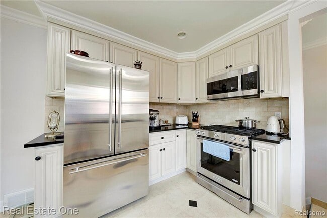 Building Photo - 8126 Dale St