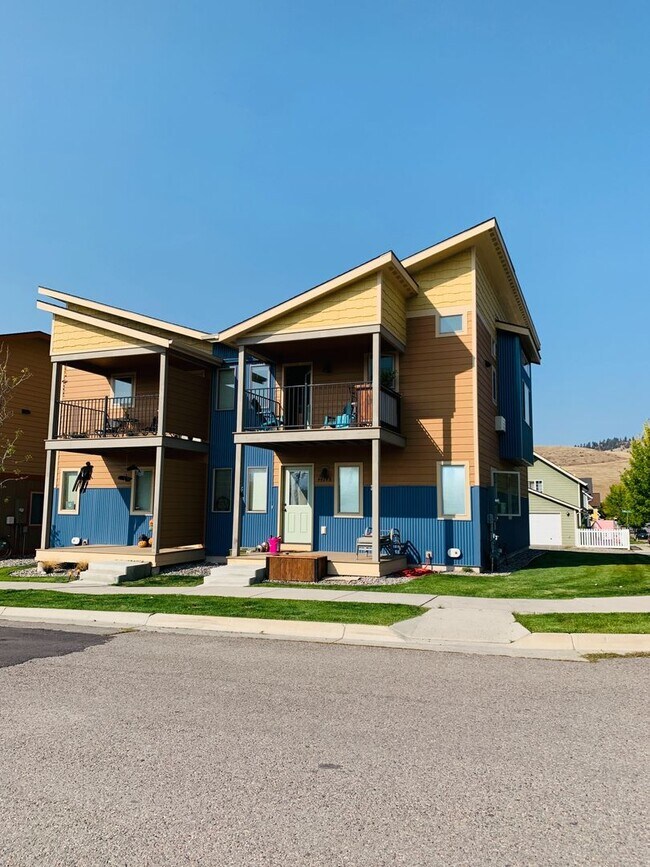 Building Photo - 4404 Deveraux Pl