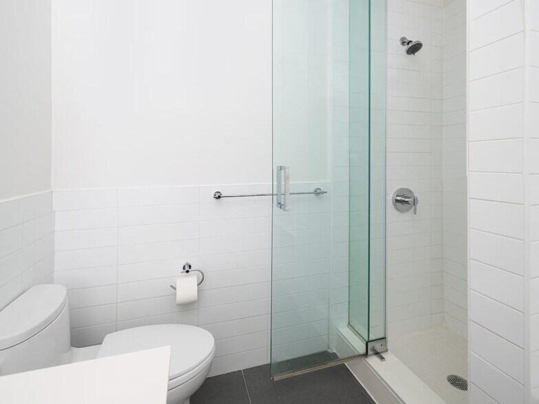 Building Photo - 140 Fulton St