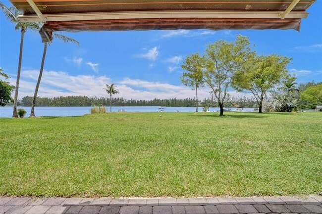 Building Photo - 4059 Crystal Lake Dr