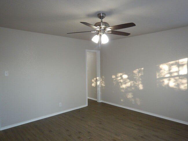 Building Photo - 16127 Branding Pass