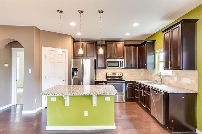 Building Photo - 16113 Hawthorne Heights Trail