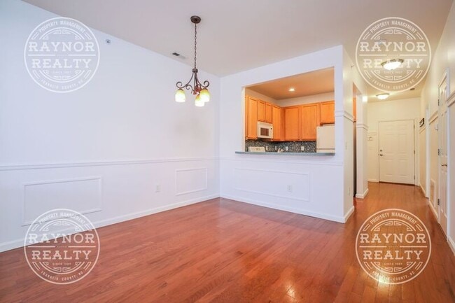 Building Photo - 508 S Person St