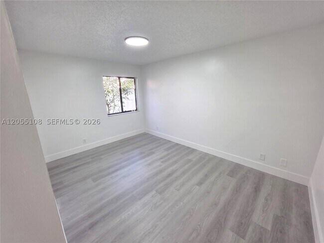 Building Photo - 5307 NW 93 Ave