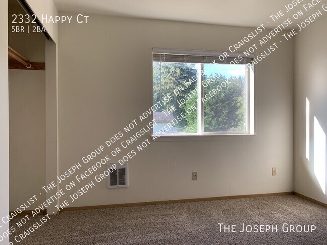 Building Photo - 2332 Happy Ct