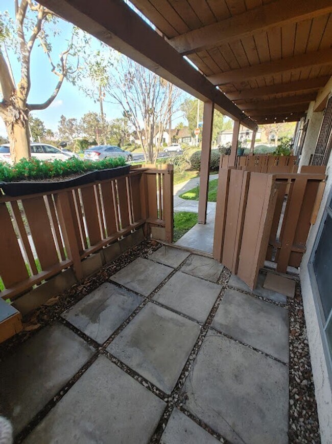 Building Photo - U{COMMING - PEACEFUL 2BD/2BA CONDO NEAR THE PARK  refrigerator