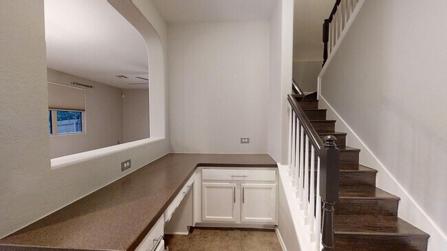 Building Photo - 2915 Thunder Gulch