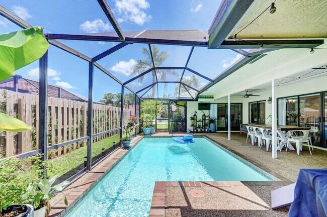 Building Photo - 6833 Bianchini Cir