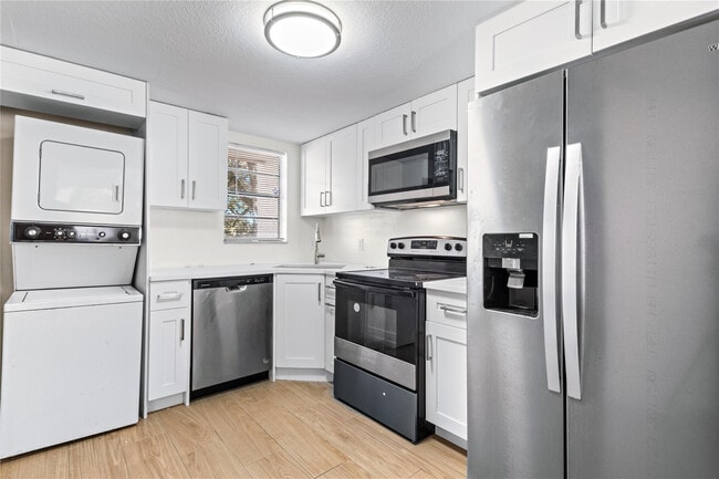 Building Photo - 3750 NW 115th Way