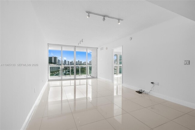 Building Photo - 1861 NW S River Dr