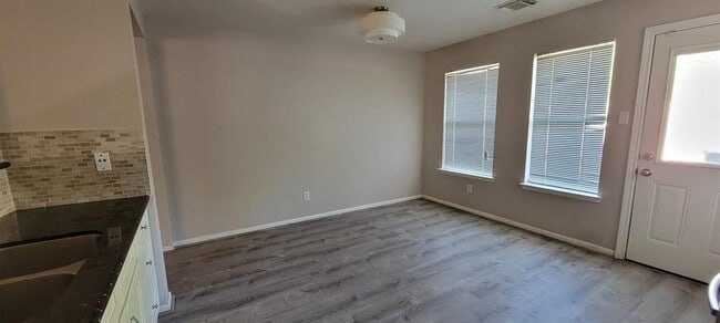Building Photo - 10314 Cades Creek Ct