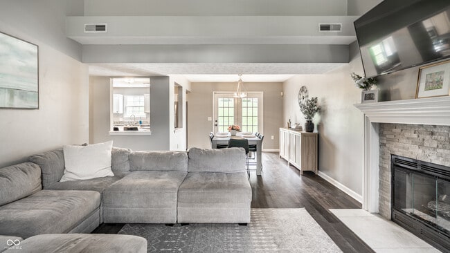Building Photo - 9660 Overcrest Dr