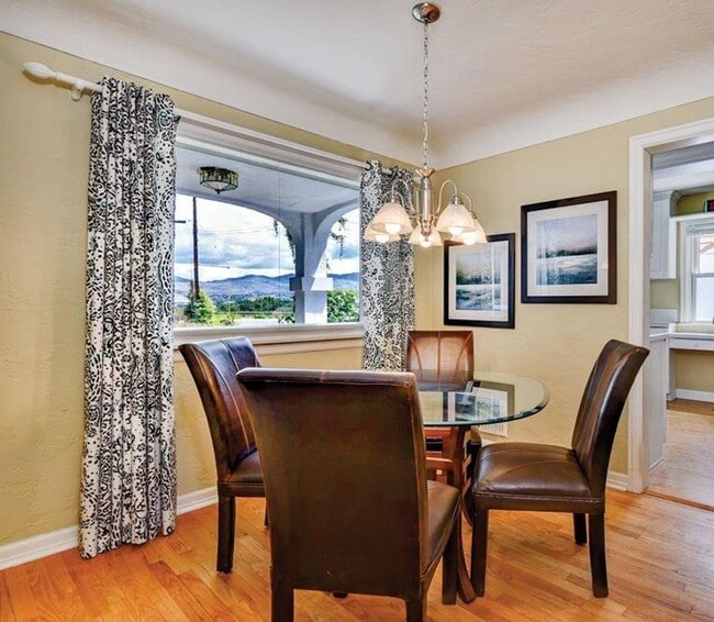 Building Photo - Crescent Rim - Home with a view - Short te...