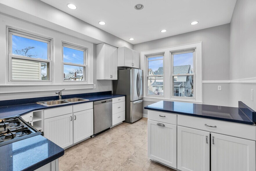 Building Photo - 181 Jacoby Street