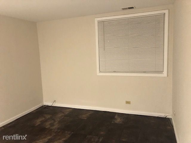 Building Photo - 2650 Brookwood Way Dr