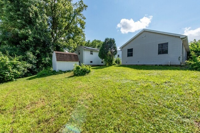 Building Photo - 2131 Prospect Ave