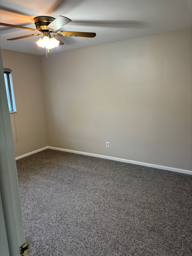 Building Photo - 803 McDonnell St