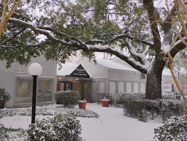 Back view Office - Arbors at Town Square