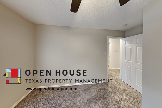 Building Photo - 2106 Turf Club Dr Arlington