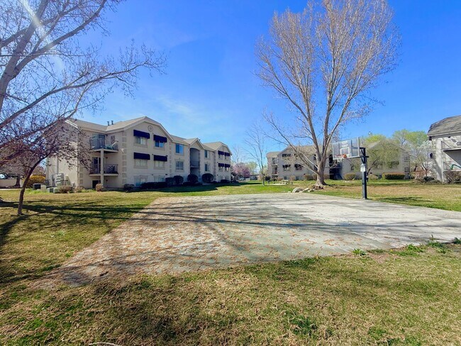 Building Photo - Charming 3-Bedroom Condo in Franklin Park – Prime Provo Location