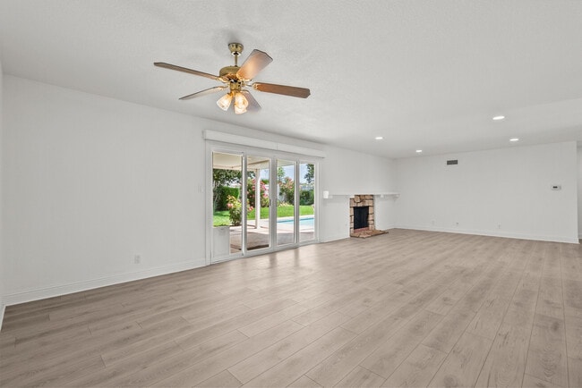 Building Photo - 2248 Drayton Ave