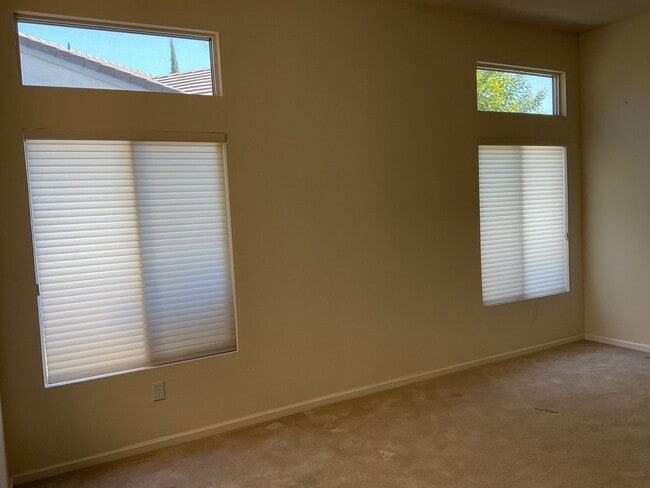 Building Photo - Gorgeous Summerset Duet in Gated 55+ Community