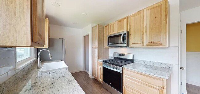 Building Photo - 103 Cherry St