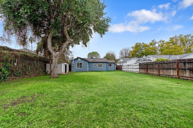 Building Photo - 5656 Donna Ave