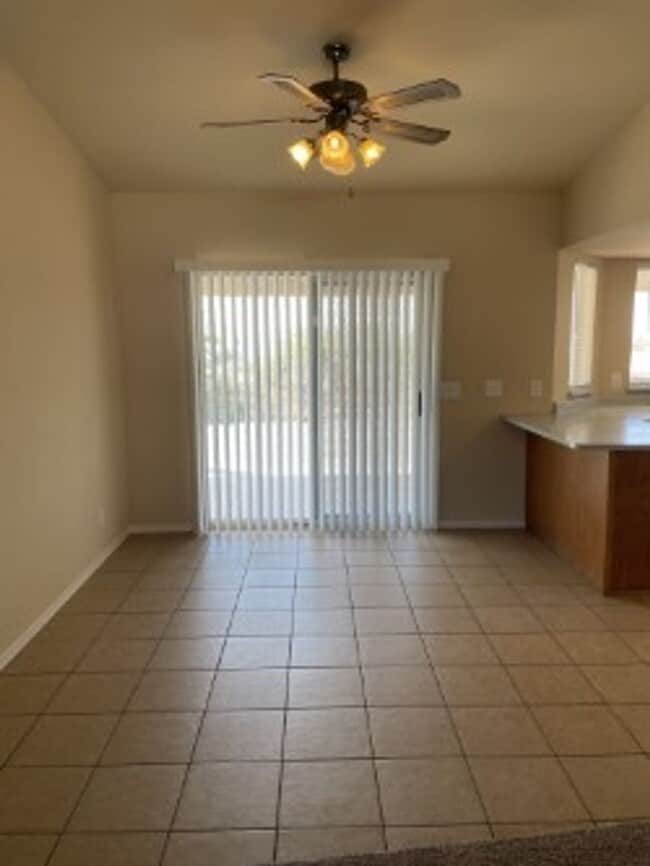 Building Photo - 3639 Tarpon Dr