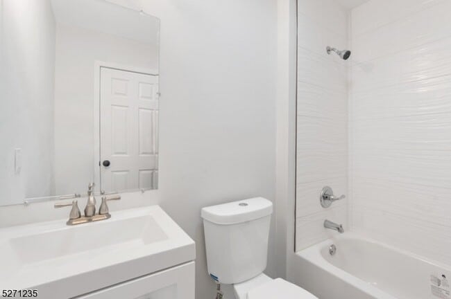 Building Photo - 567 Eagle Rock Ave