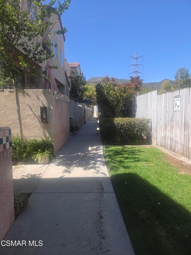 Building Photo - 13901 Olive View Ln