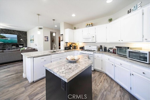 Building Photo - 32825 Canyon Crest St