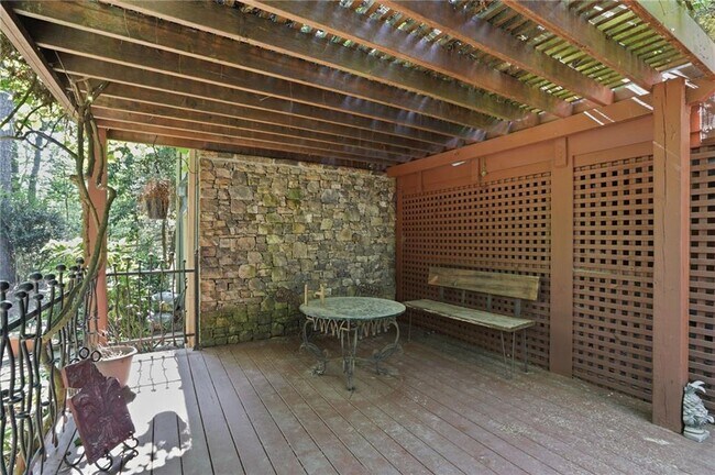 Building Photo - 1180 St Andrews Cir