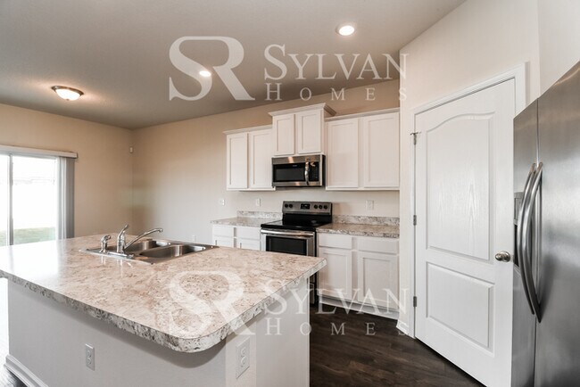 Building Photo - Coming HOME never felt so good!