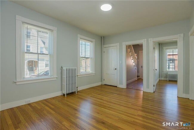 Building Photo - 21 Bayview Ave