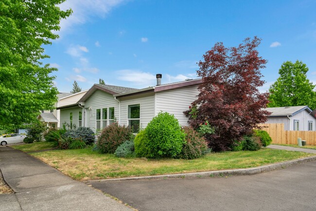 Primary Photo - 3BR House Available in Pleasant Valley