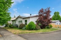 Building Photo - 3BR House Available in Pleasant Valley