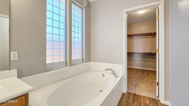 Building Photo - 13609 W Cypress St