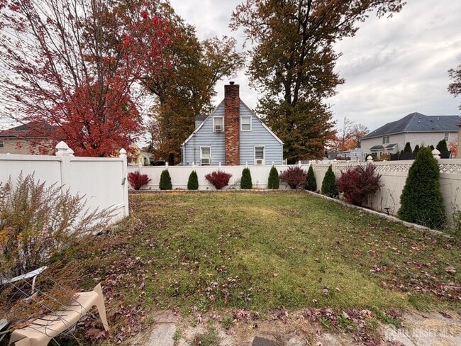 Building Photo - 188 Auth Ave