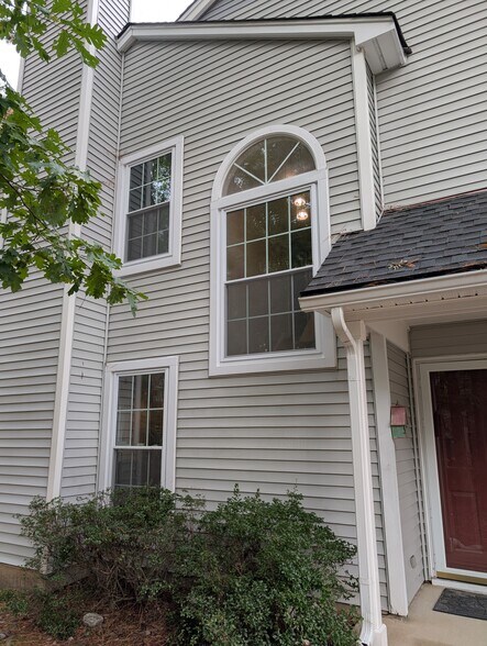 Building Photo - 10819 Smithers Ct