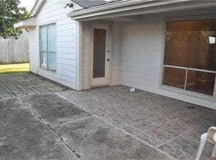 Building Photo - 2426 Planters Row