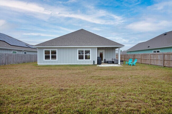 Building Photo - Your Gulf Breeze Dream Home Awaits in Forest Bay