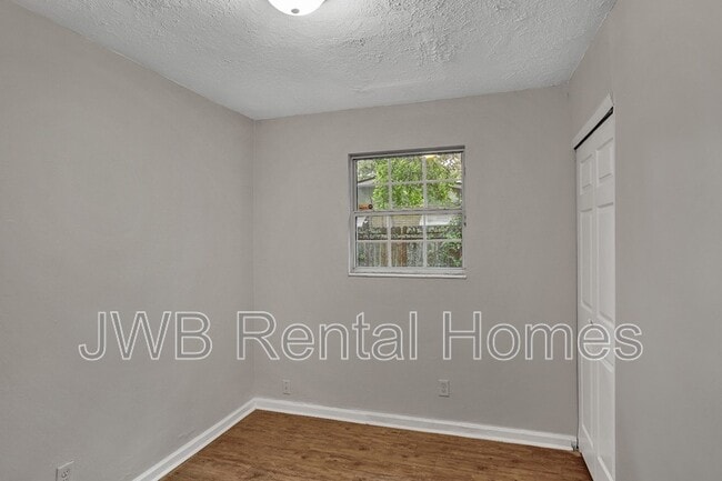 Building Photo - 9613 Priory Ave